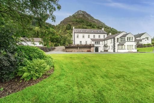 Lords Seat - Housity