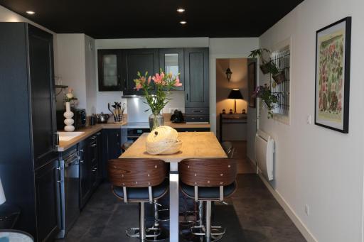 Le Floreal, great quiet appt in very town center - Housity