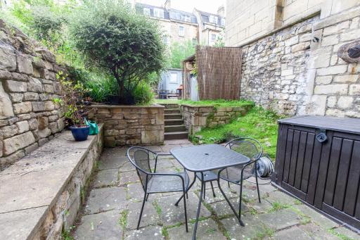 10 Grove St - Bath Holiday Suites - Housity