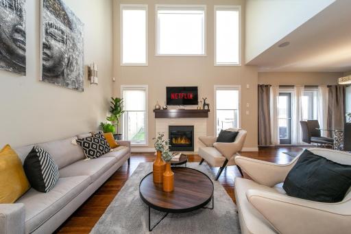 HUGE Luxury Home - Games Room - Double Garage & Fast Wi-Fi - Free Netflix - Housity