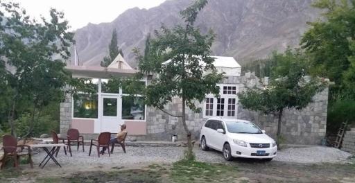 The Hunza Executive Resort & Huts - Housity