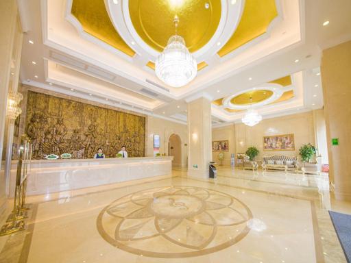 Vienna Hotel Qingyuan Taihe Ancient Cave Scenic Area - Housity