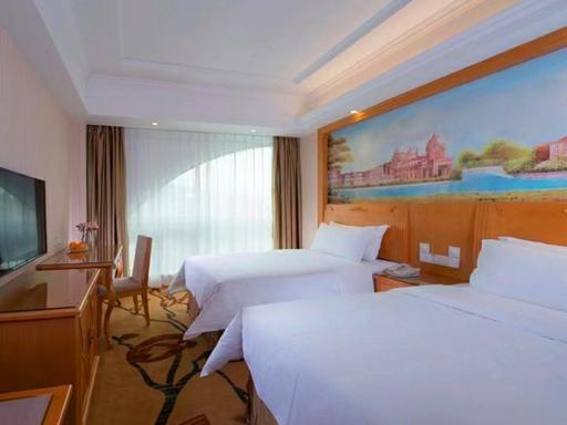 Vienna Hotel Shenzhen Dalang Clothing Base - Housity