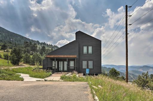 Modern Evergreen Duplex Off I-70 with Mountain Views - Housity