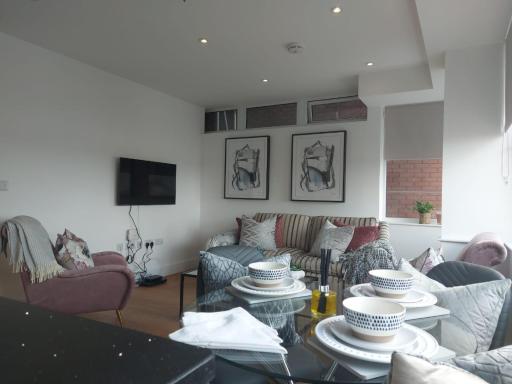 Green Dragon House - Housity