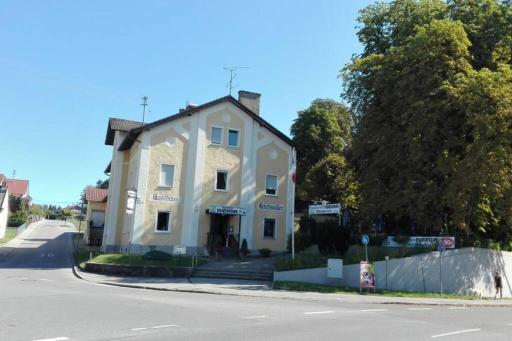 Schöne, helle Wohnung im Urlaubsland Bayern - Housity