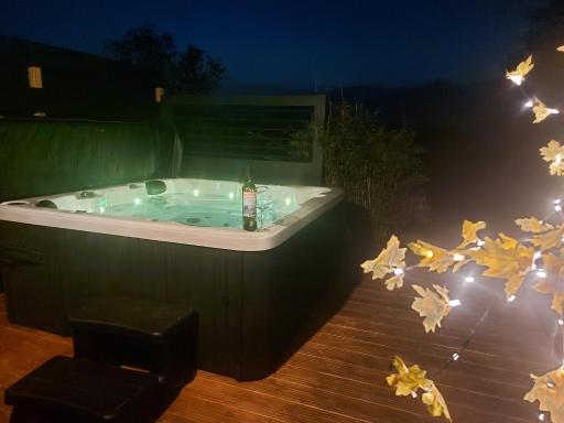 Jacuzzi huisje De Berenshoeve - Housity