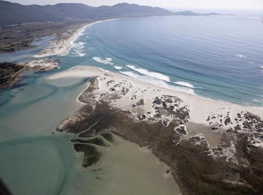 La Casita Alere en Playa Carnota con patio y barbacoa - Housity
