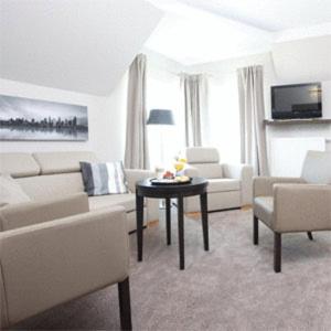 Comm Hotel Poznań Airport - Housity
