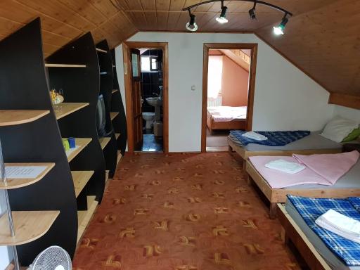 Hompot Accommodation - Housity