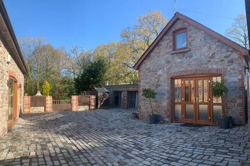 Cwtch Bach - Garnant - Housity