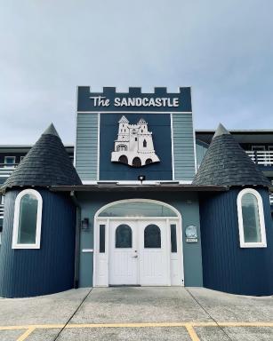 Sandcastle Beachfront - Housity
