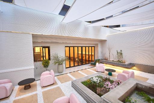 Denbasta Signature Hotel - Housity