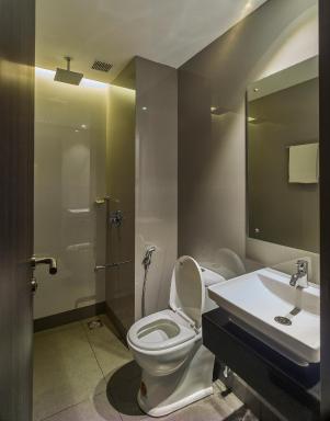 Ariya Nivaas A Vegetarian Hotel - Housity