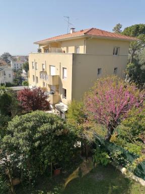 Villa Soraya Nice - Sunny appartment Cote d'Azur with large garden - Hizvo