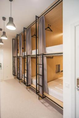 CAPSULE HOTEL & HOSTEL - Housity