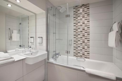 Leonardo Hotel Chester - Housity