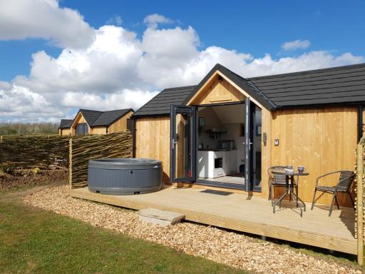 Highfield Farm Cabins - Housity