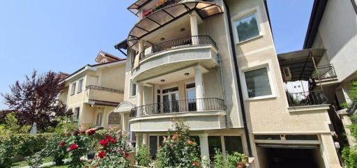 Vik House - Housity