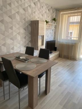 Simonffy Central Apartment - Housity