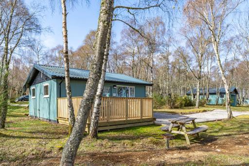 Bracken Lodge 16 with Hot Tub - Housity