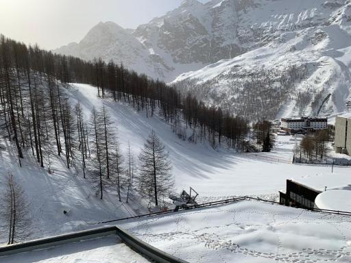 Cervinia Ski In Ski Out - Spacious Apartment - Housity