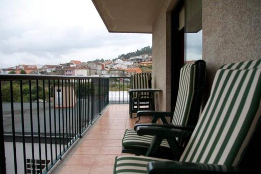 Piso Céntrico con Terraza y Garaje Para Tu Familia - Housity