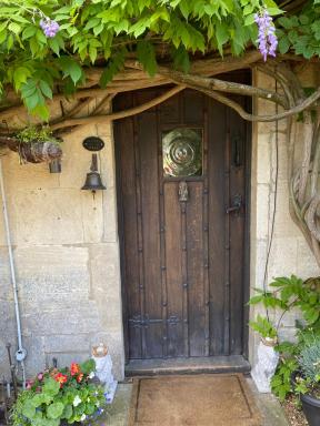 Wisteria Cottage - Housity