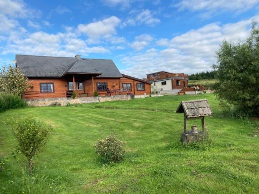 Log House Hideaway - Housity