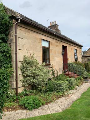 Lynwood, Cupar, Fife - Housity