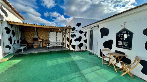 Azores Cow House - Housity