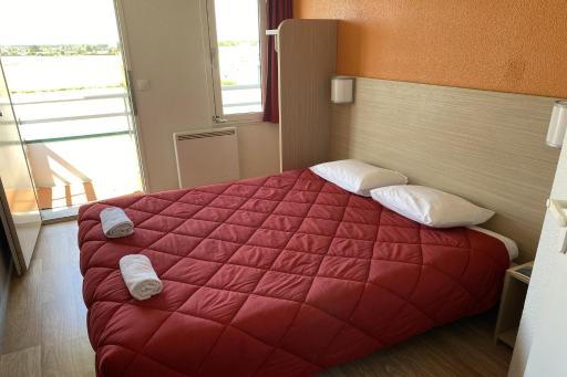 FASTHOTEL cambrai - Housity