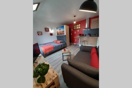 La cour de Jeanne - Housity