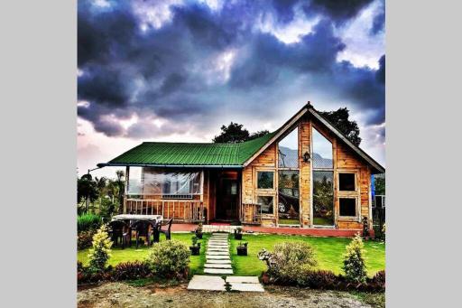 TP FarmVille 3BHK All meals Included - Housity