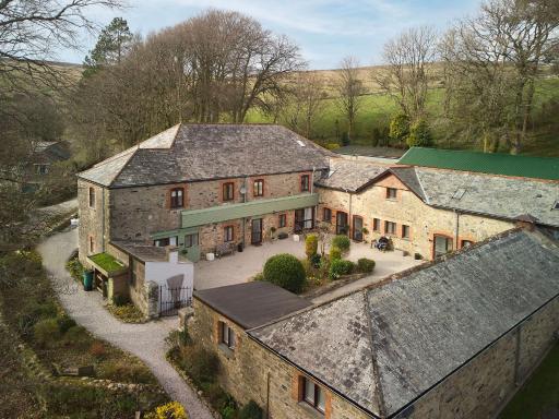The Stable - The Cottages at Blackadon Farm - Housity