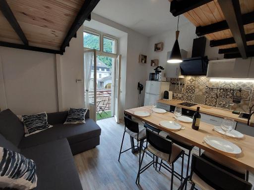 Appartement mezzanine 5 personnes avec balcon vue sur la montagne - Housity