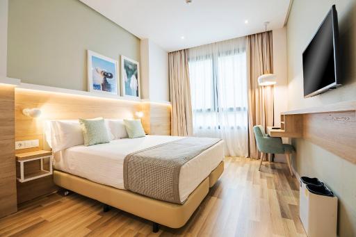 Golden Hotel Barcelona - Housity