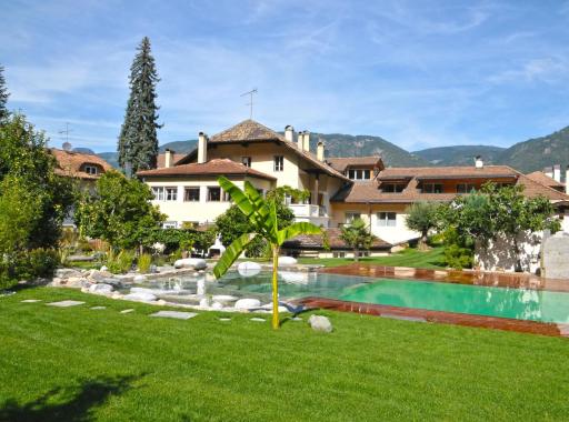 Kreuzwegerhofnals Studio Riesling - Housity