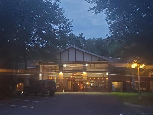 Pocono Mountain Hotel and Spa - Housity