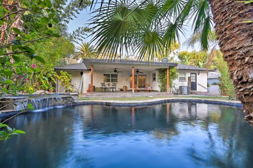 Bakersfield Oasis Sweet Tropical Pool Setup! - Housity