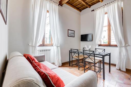 LIVING COLOSSEUM - Housity