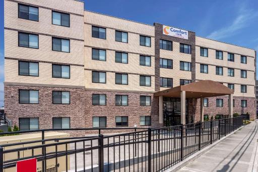 Comfort Inn JFK Airport - Housity