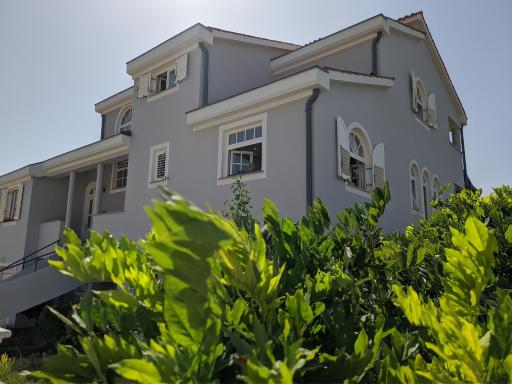 Villa Triton - Housity
