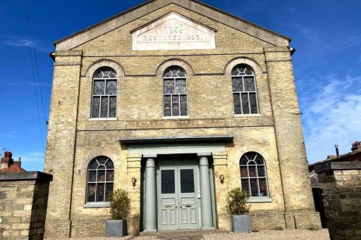 Stunning converted chapel in the centre of Holt - Housity
