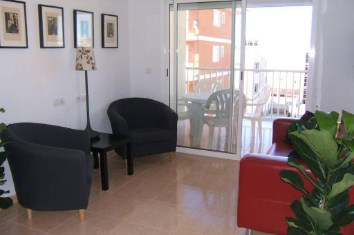 Penthouse 2 Bedroom Apartment with Rooftop Solarium and Parking - Housity