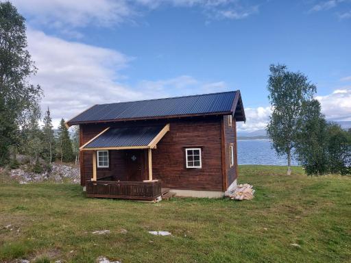 Villmarksgård, hytte ved vannet - Housity