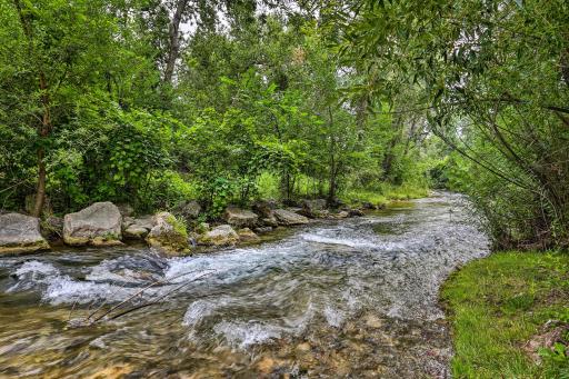 Central Creekfront Spearfish Apt by City Park - Housity