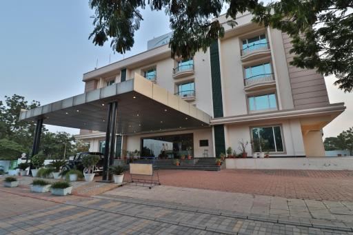 Hotel Allum - Housity