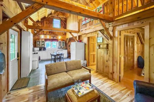 Hounds Nest - Housity