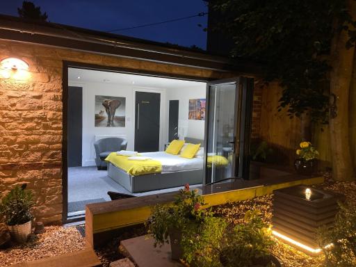 Village Retreat & Hot Tub Nr Bicester Village - Housity